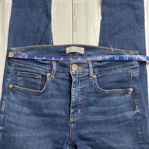 Loft Mid rise modern Skinny Crop Jeans Size 28 / 6 medium blue - Picture 4 of 9